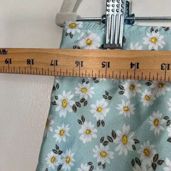 No Boundaries Daisy Floral Blue Satin Mini skirt Size Large - Picture 3 of 5
